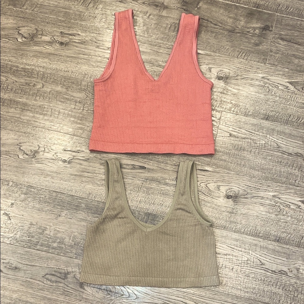 Women's Ribbed Knit V-Neck Tops - dusty pink and sage green